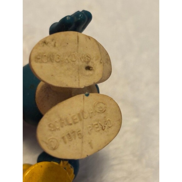 Antique 1975 Schleich Beer Mug Vinyl Smurf Figure - Picture 3 of 4